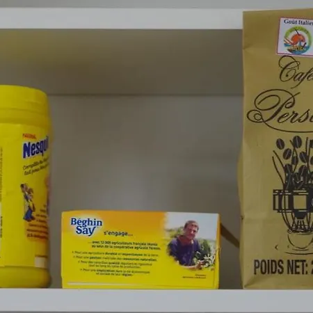 Deux Pieces Avec Terrasse, Vue Jardin *