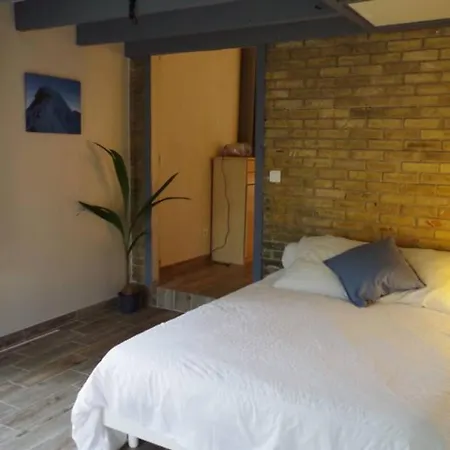 2 Pieces Dans Ancien Petit Corps De Ferme Witry-lès-Reims