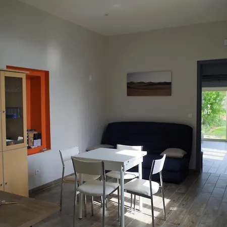 Deux Pieces Avec Terrasse, Vue Jardin Lejlighed *