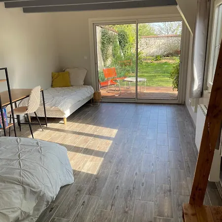 Lejlighed Deux Pieces Avec Terrasse, Vue Jardin